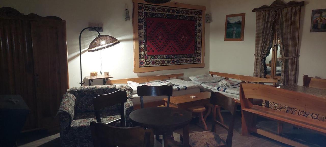 Golemi Kamik Pirot Villa Buitenkant foto