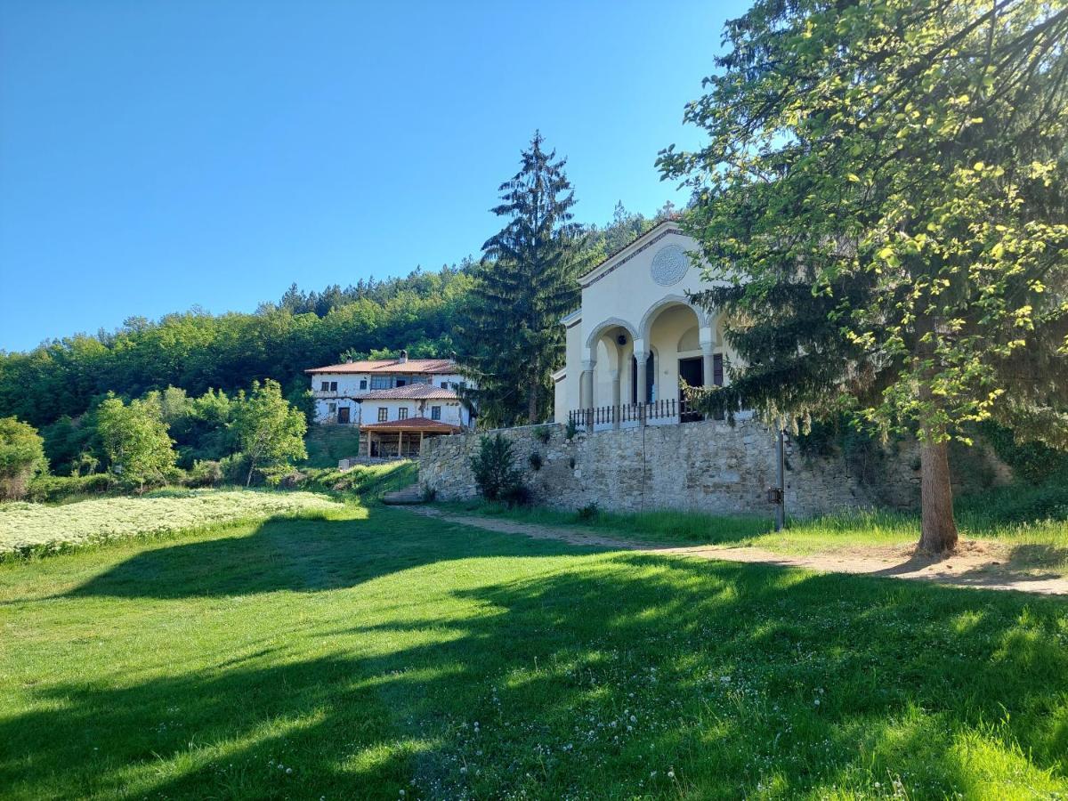 Golemi Kamik Pirot Villa Buitenkant foto
